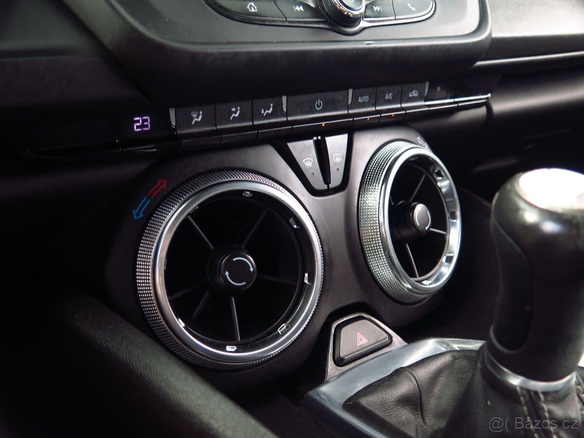 2016 Chevrolet CAMARO - 9