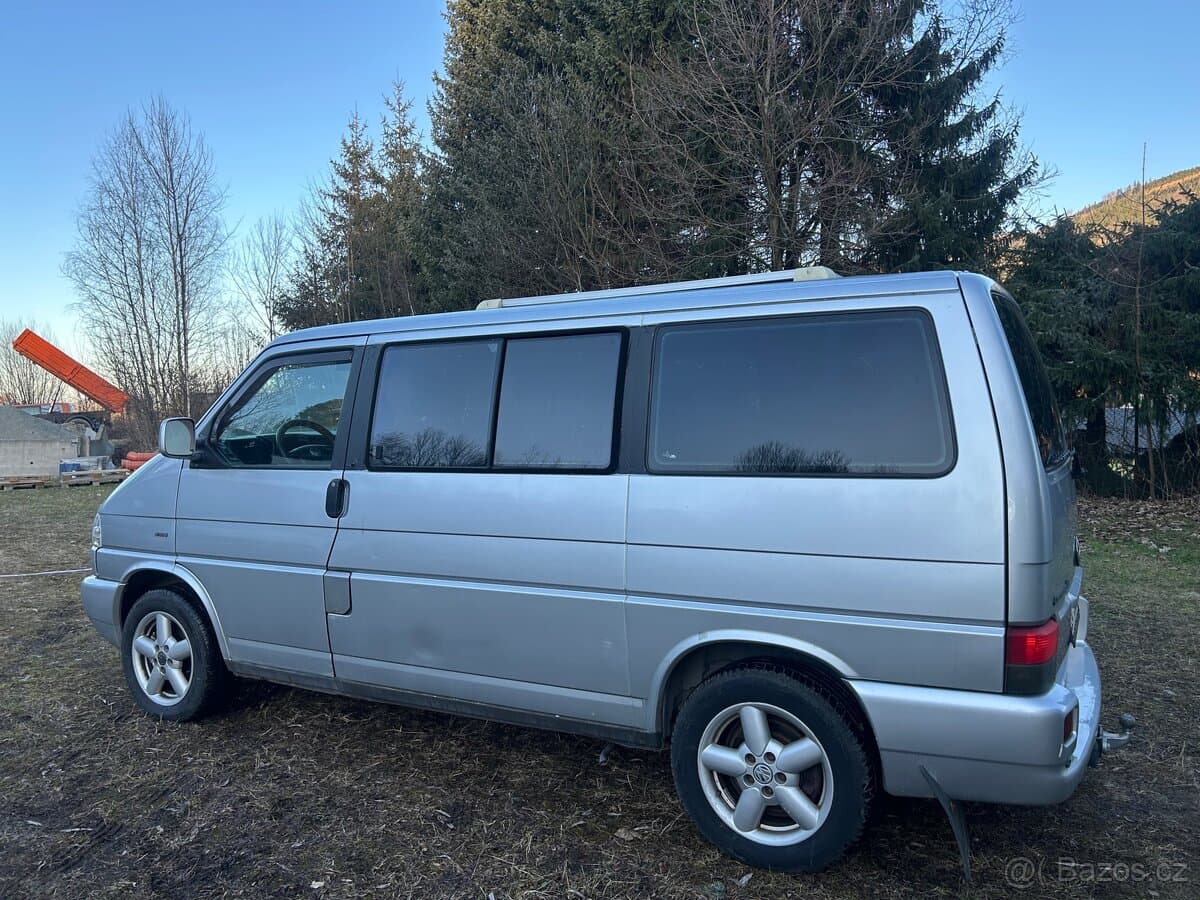 2002 Volkswagen CARAVELLE - 9