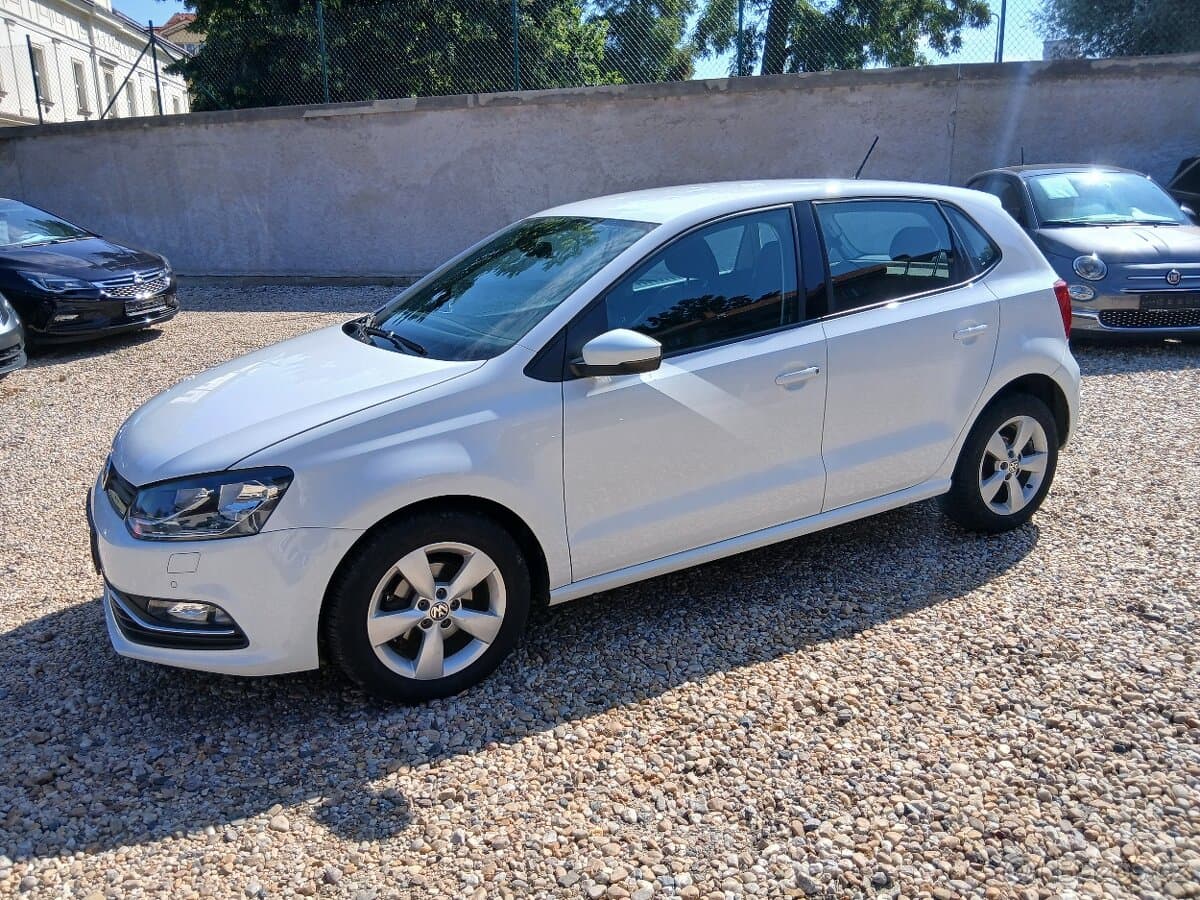 2015 Volkswagen POLO - 9