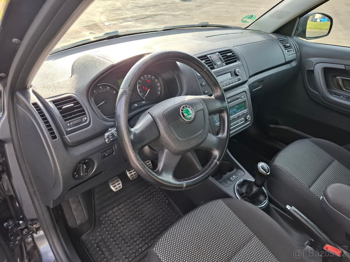 2010 Škoda FABIA - 9
