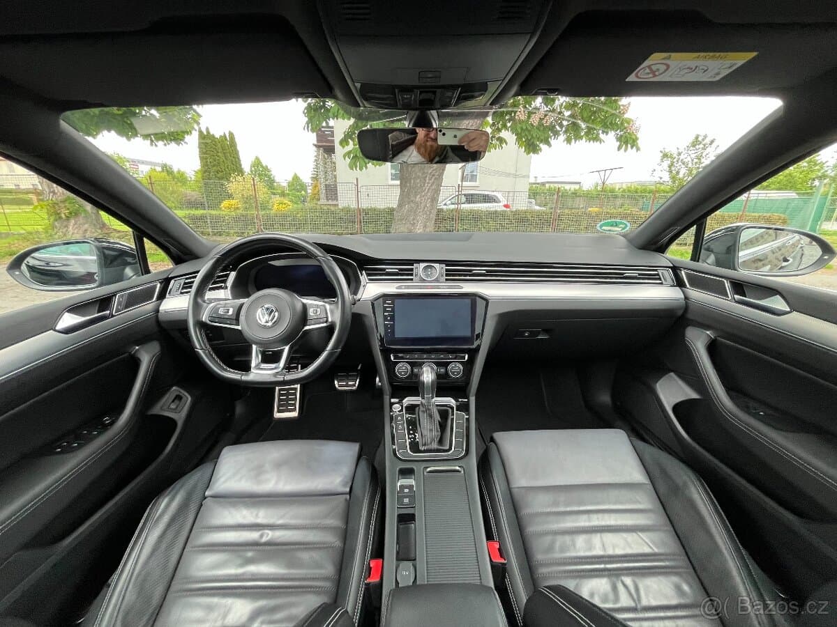 2018 Volkswagen PASSAT - 9