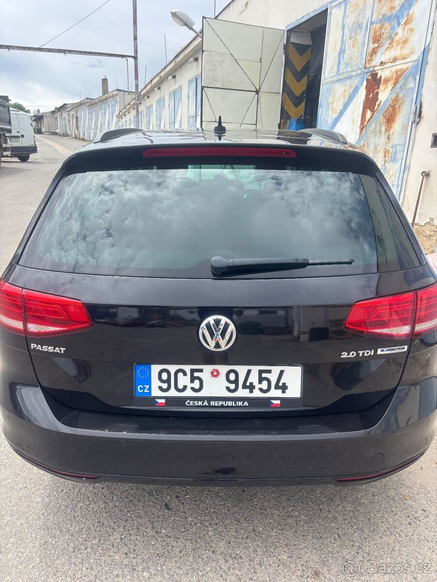 2016 Volkswagen PASSAT - 9