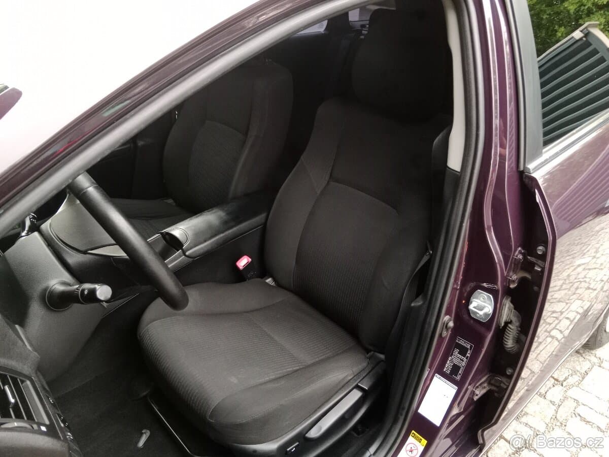 2010 Toyota AVENSIS - 9