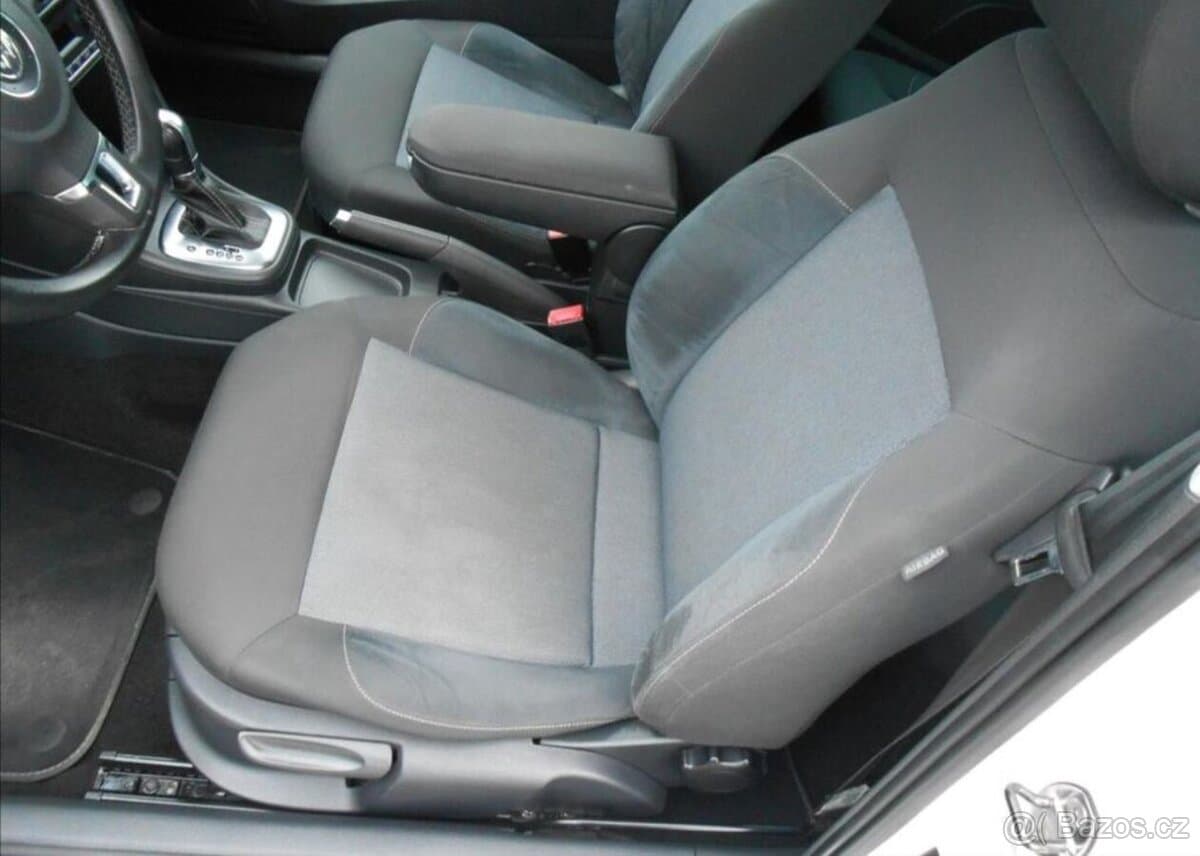 2011 Volkswagen POLO - 9
