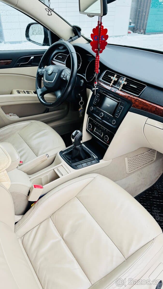 2011 Škoda SUPERB - 9