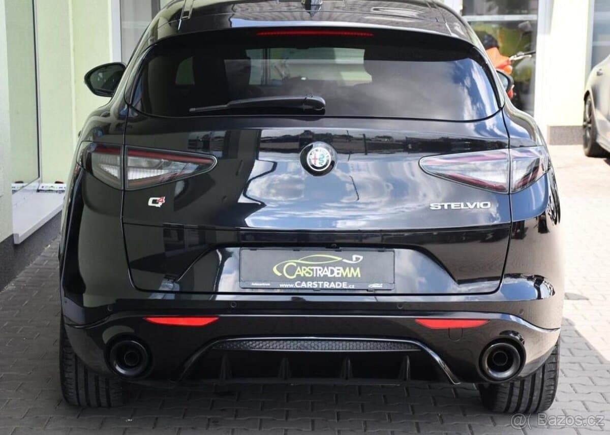 2023 Alfa Romeo STELVIO - 9
