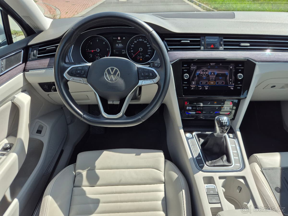 2021 Volkswagen PASSAT - 9