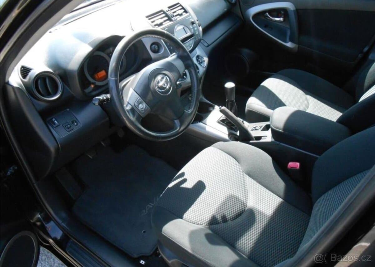 2007 Toyota RAV4 - 9