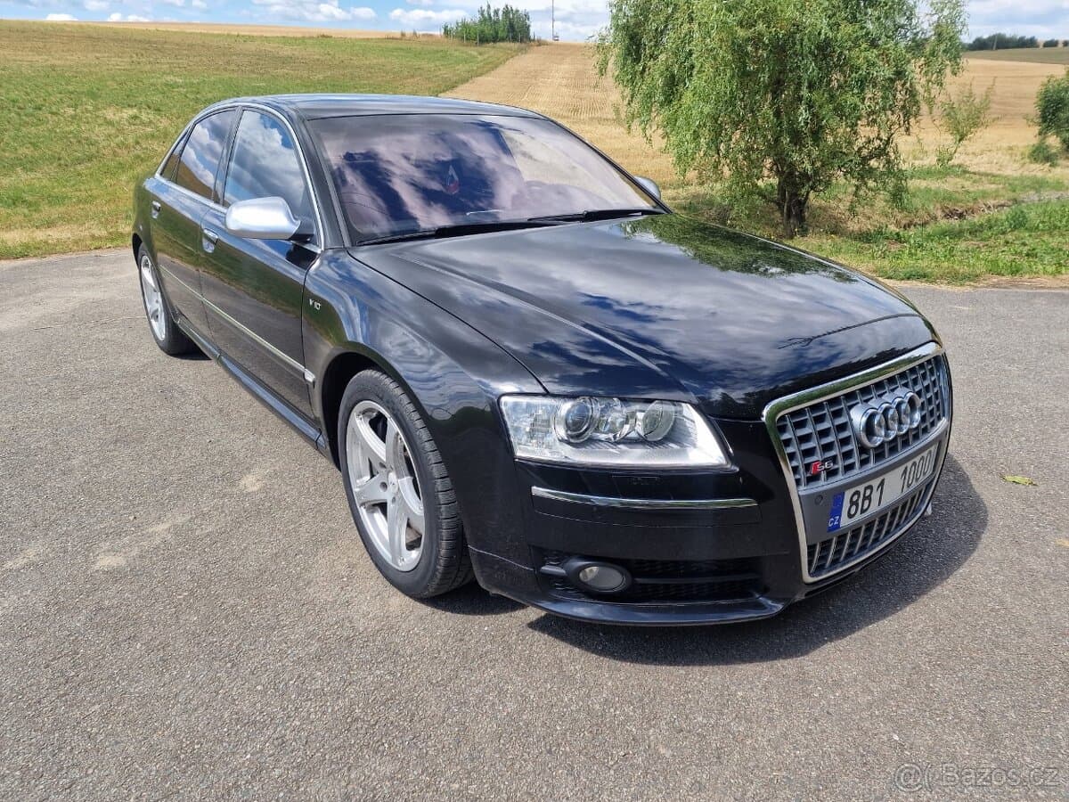 2006 Audi S8 - 9