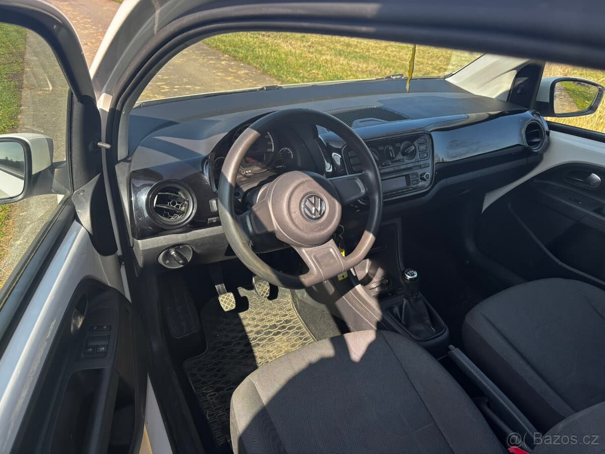 2016 Volkswagen UP! - 9