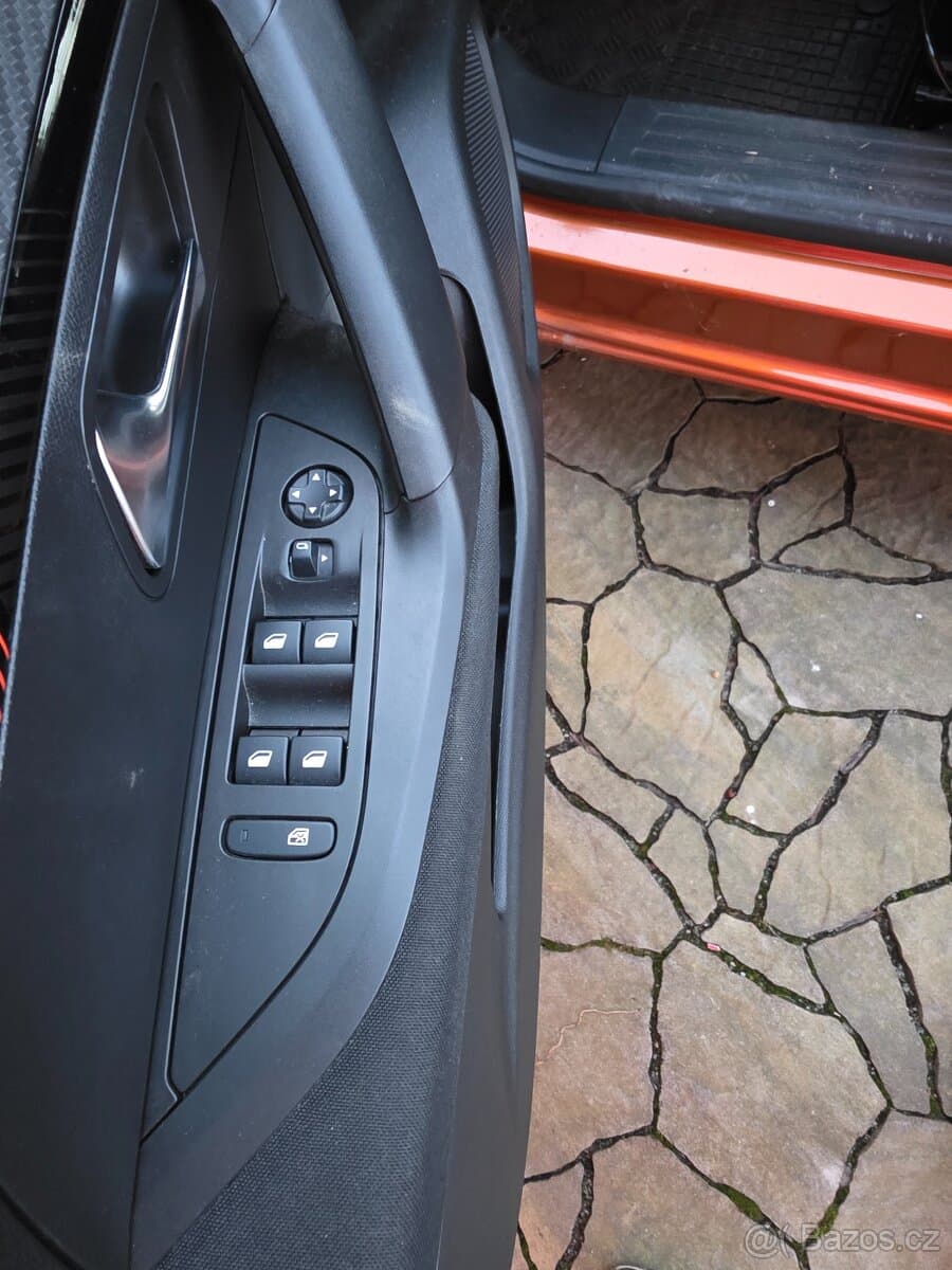 2021 Peugeot 2008 - 9