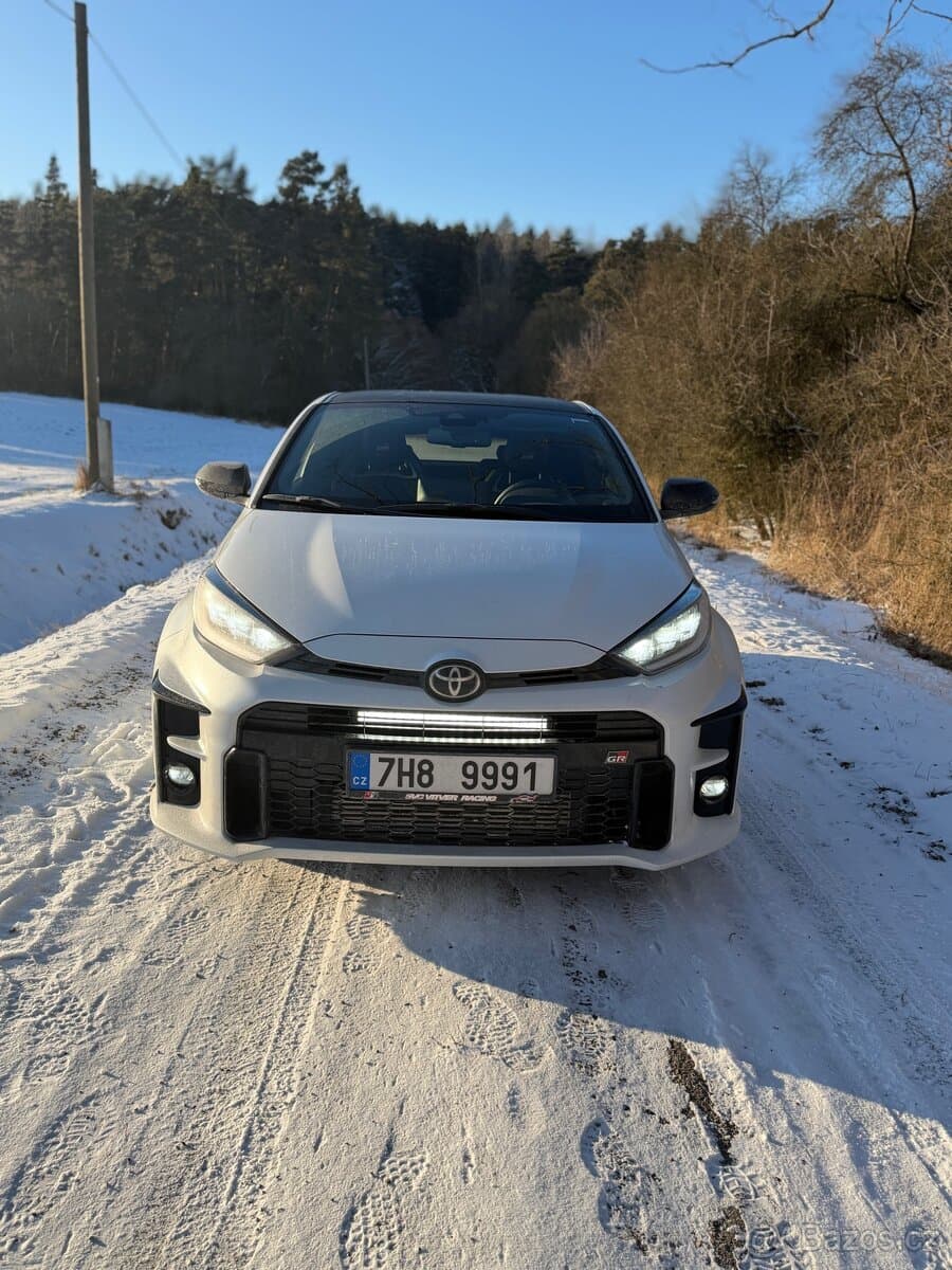 2021 Toyota YARIS - 9