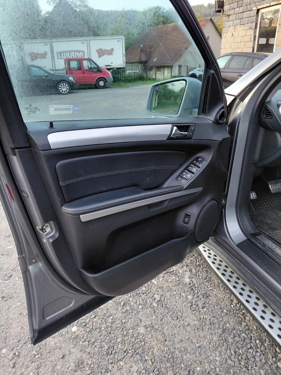 2011 Mercedes-Benz M-CLASS - 9