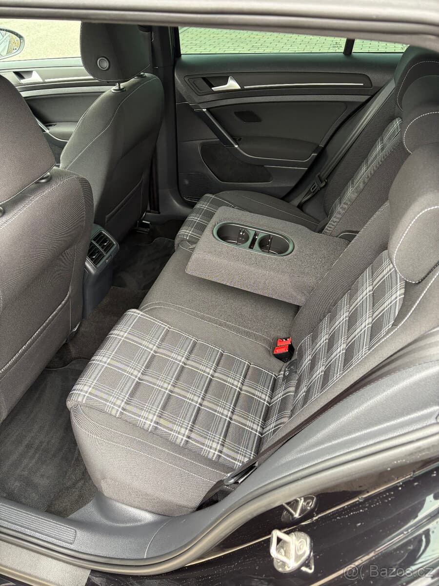 Volkswagen GOLF - 9