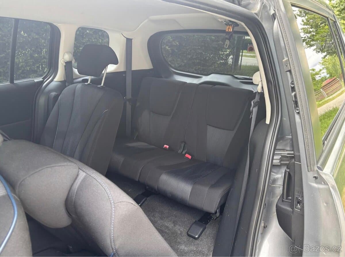 2011 Mazda 5 - 9