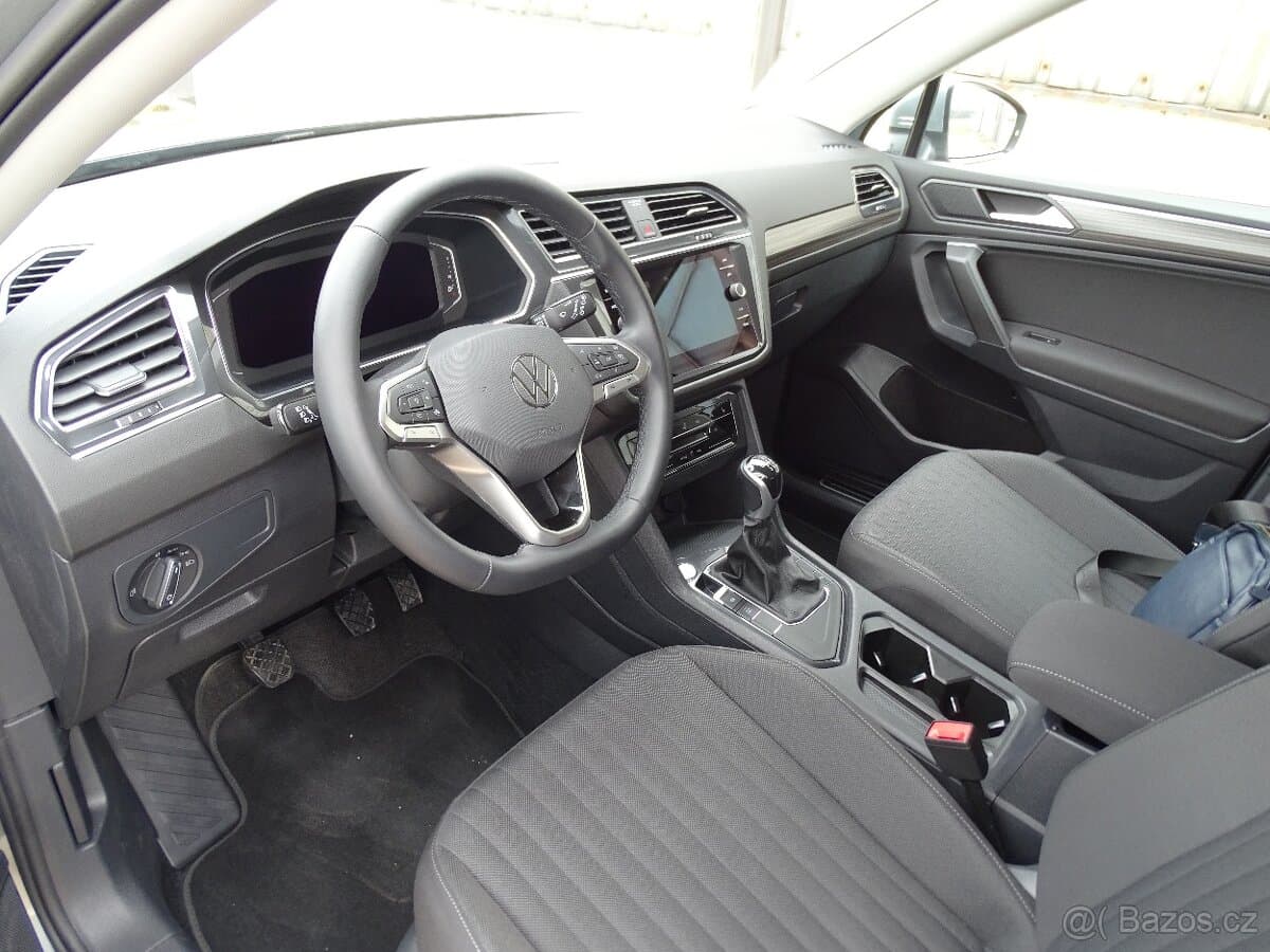 2023 Volkswagen TIGUAN - 9