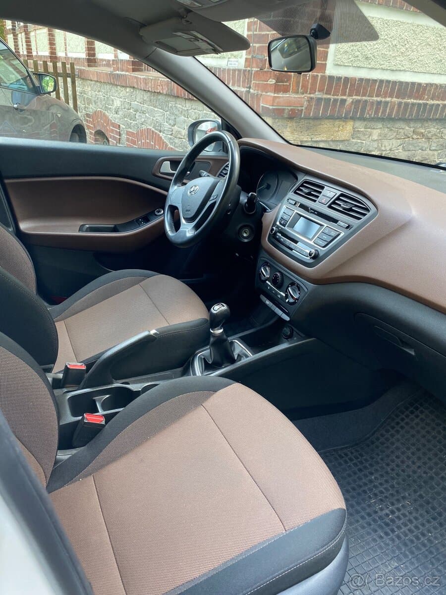 2016 Hyundai i20 - 9