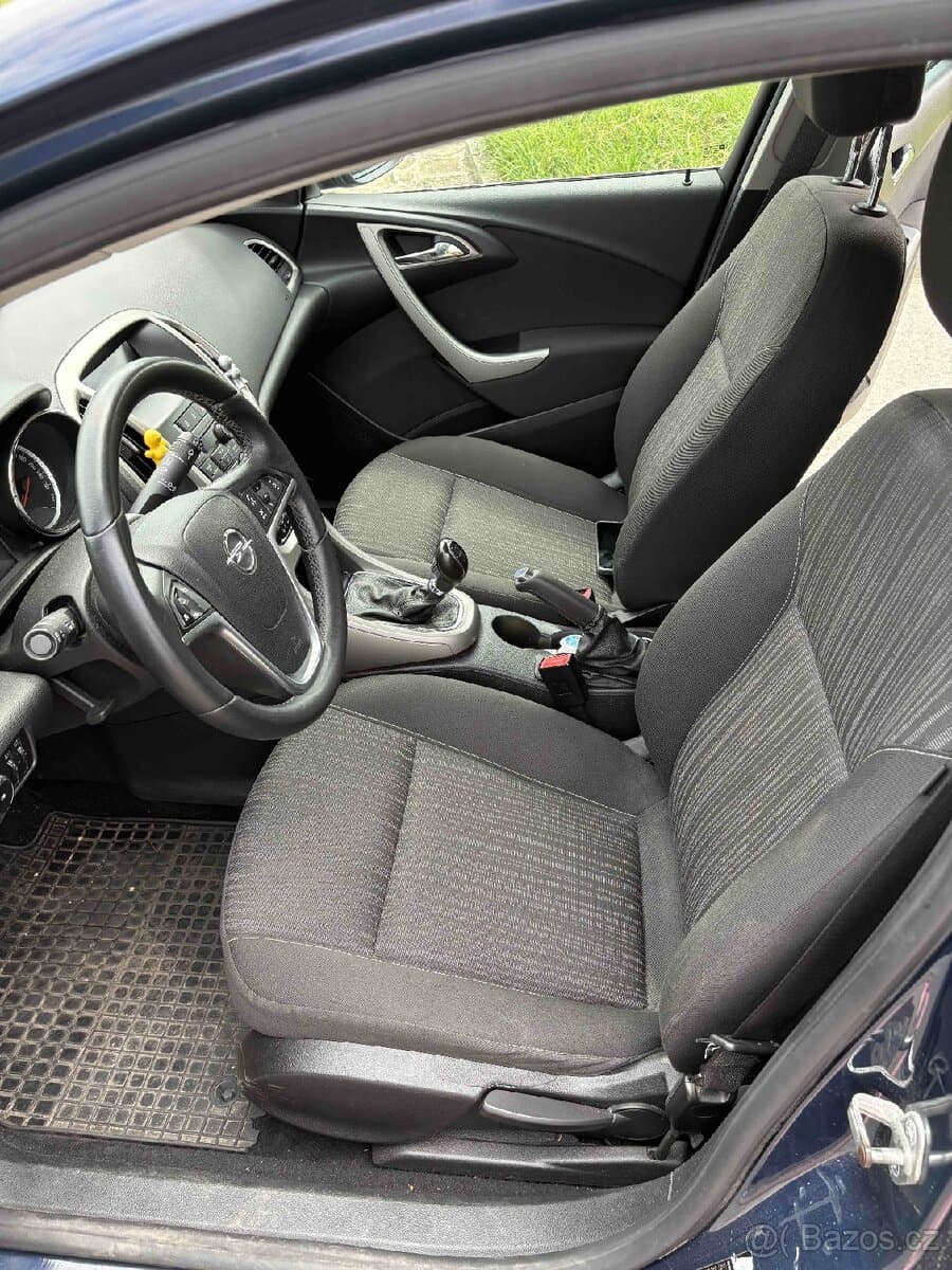 2012 Opel ASTRA - 9