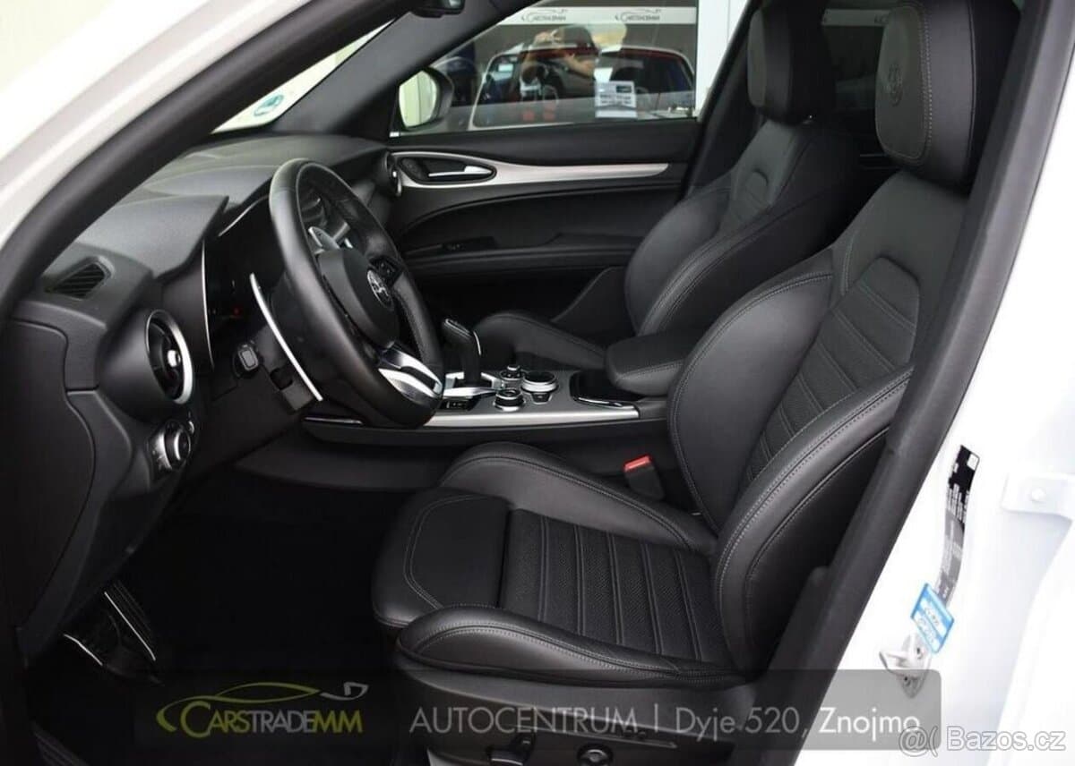 2024 Alfa Romeo STELVIO - 9