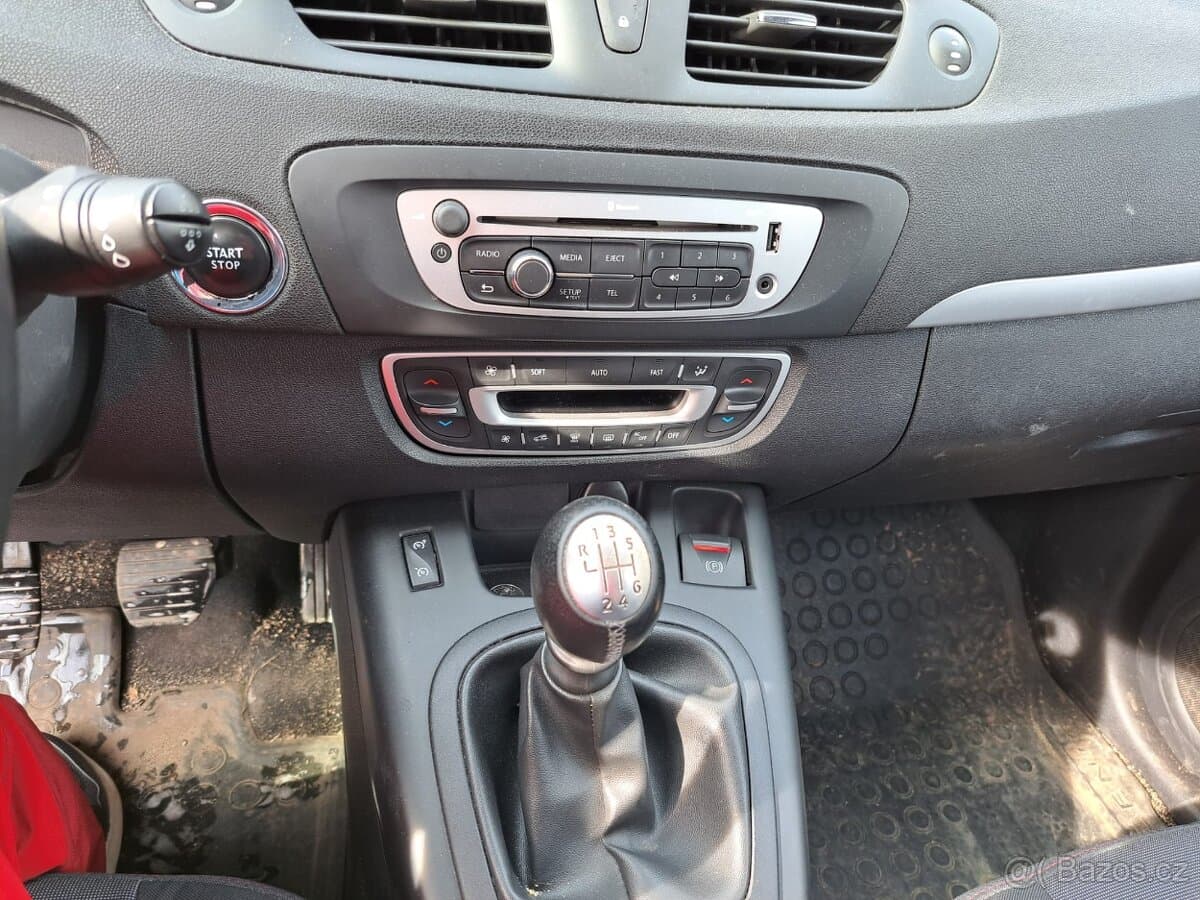 2015 Renault SCENIC - 9