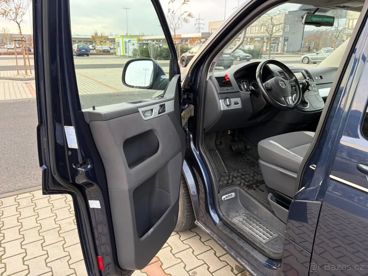 2013 Volkswagen MULTIVAN - 9