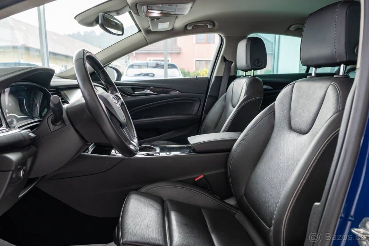 2018 Opel INSIGNIA - 9