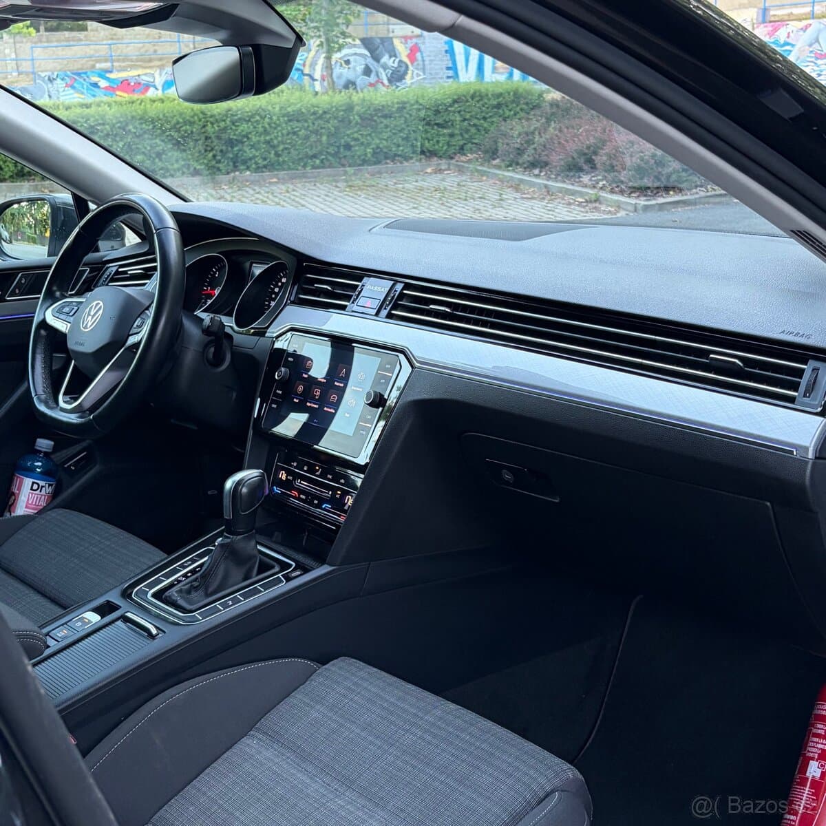 2020 Volkswagen PASSAT - 9