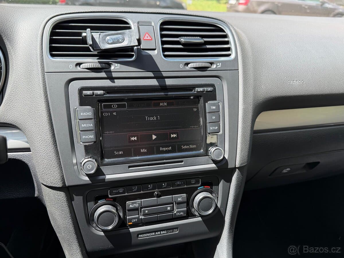 2011 Volkswagen GOLF - 9