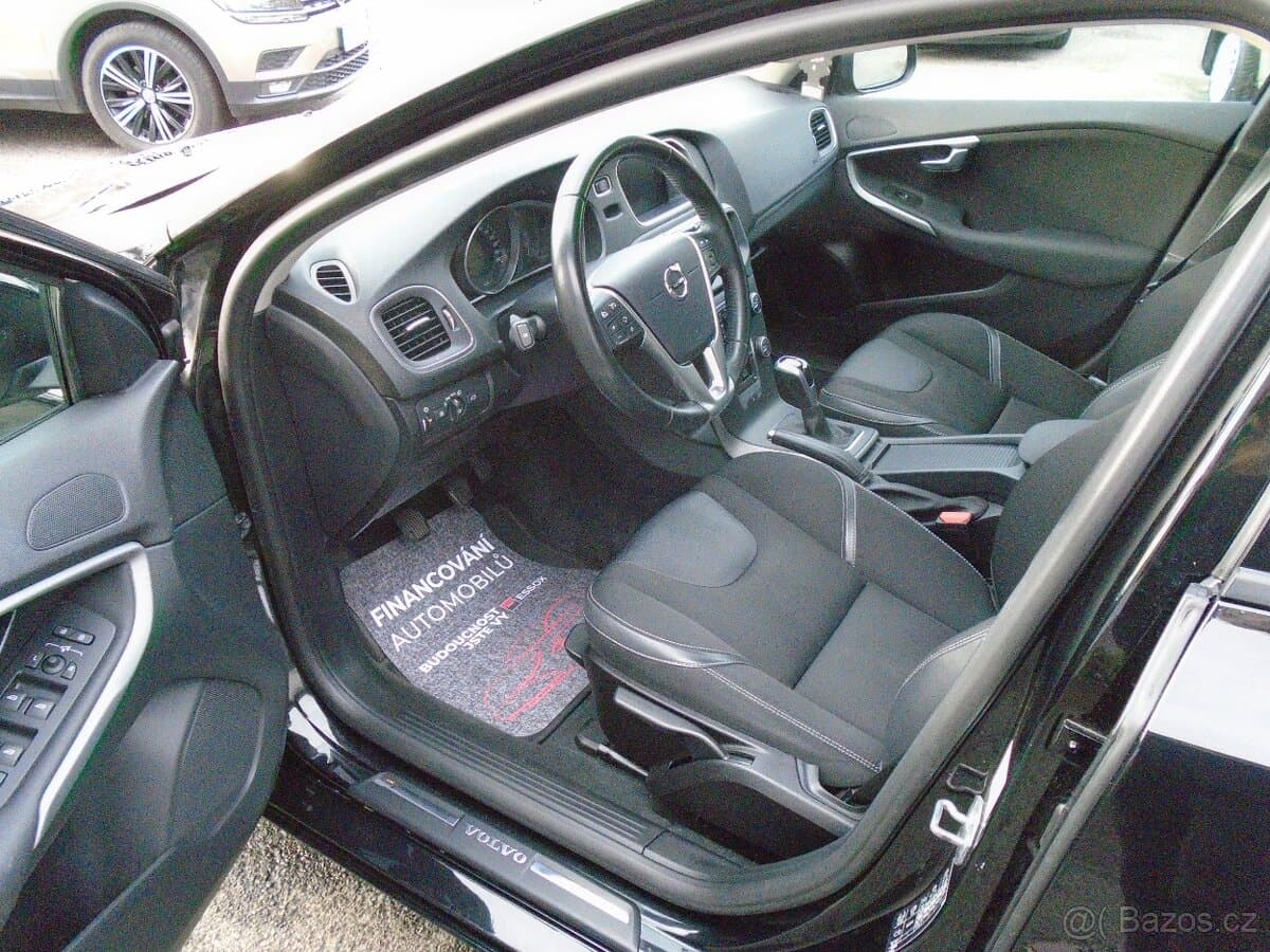 2019 Volvo V40 - 9