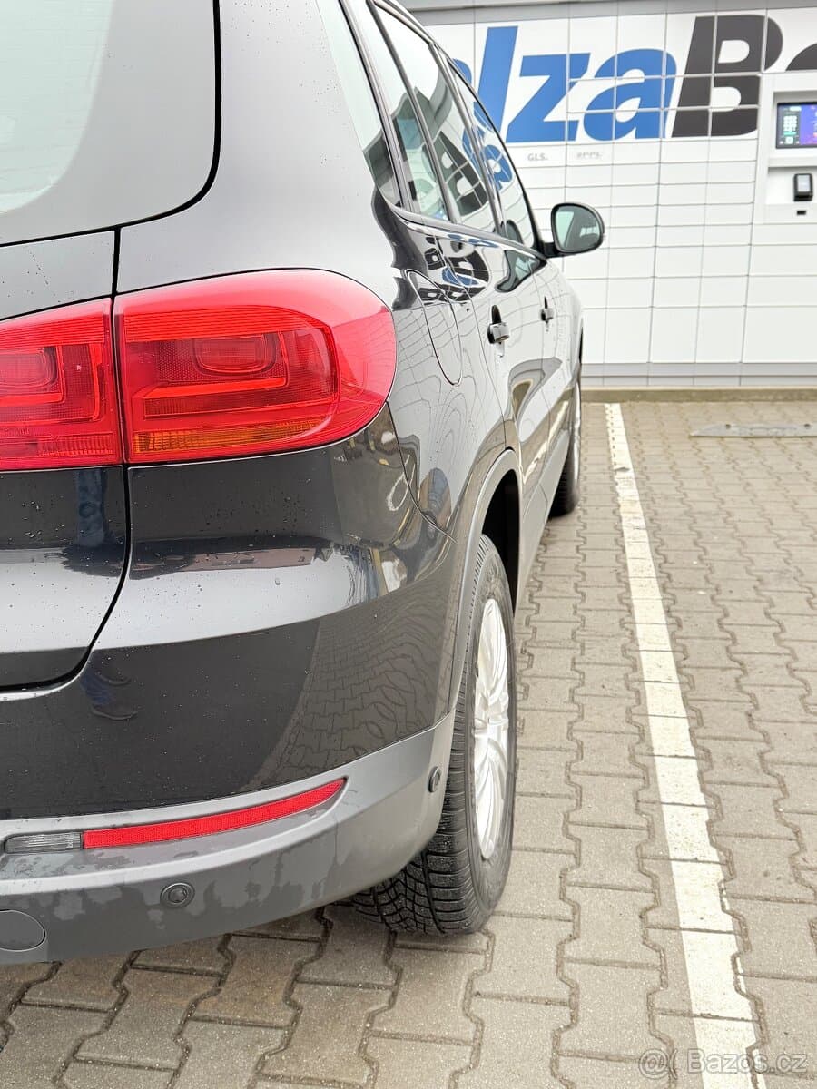 2012 Volkswagen TIGUAN - 9