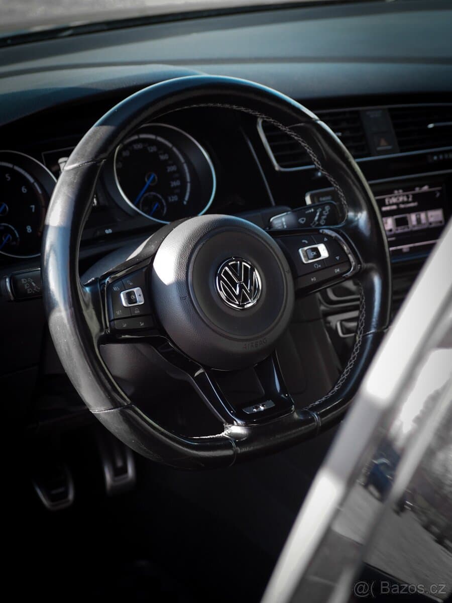 Volkswagen GOLF - 9