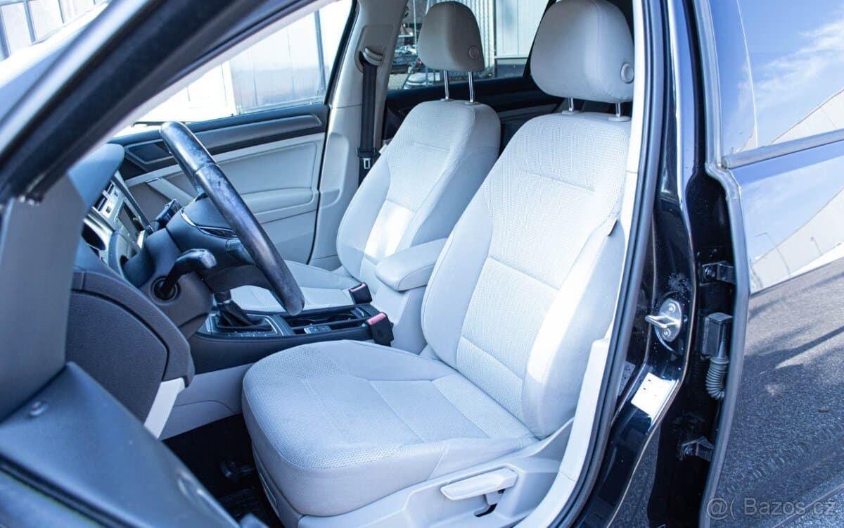 2013 Volkswagen GOLF - 9