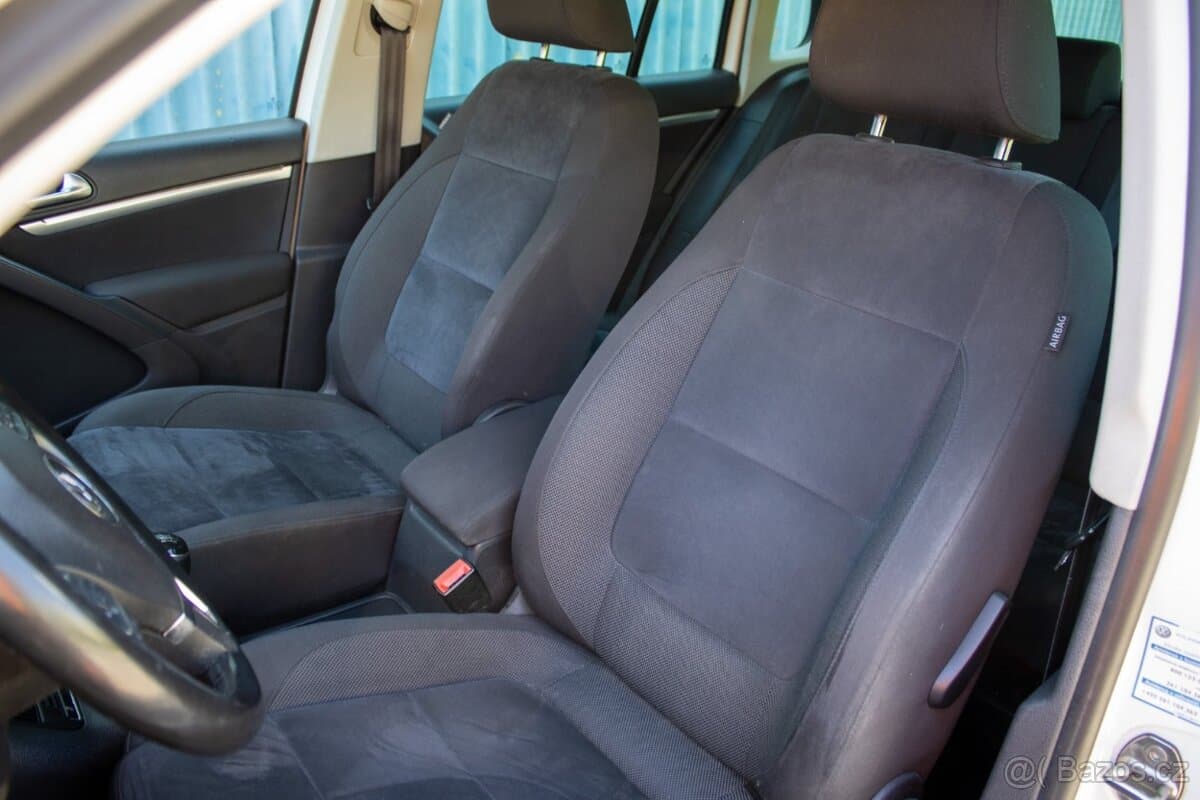 2012 Volkswagen TIGUAN - 9