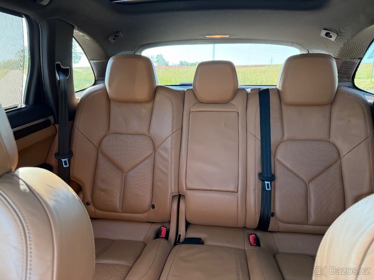 2012 Porsche CAYENNE - 9