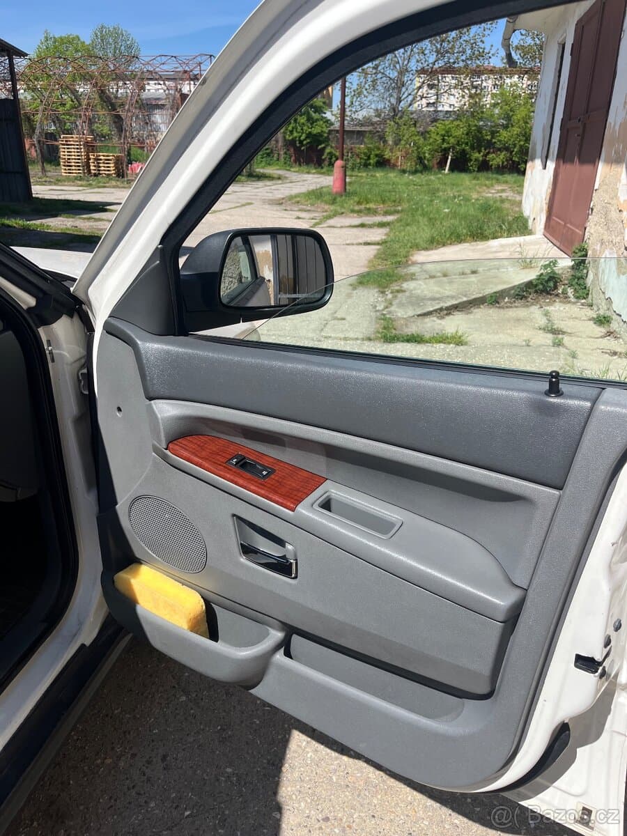 Jeep CHEROKEE - 9