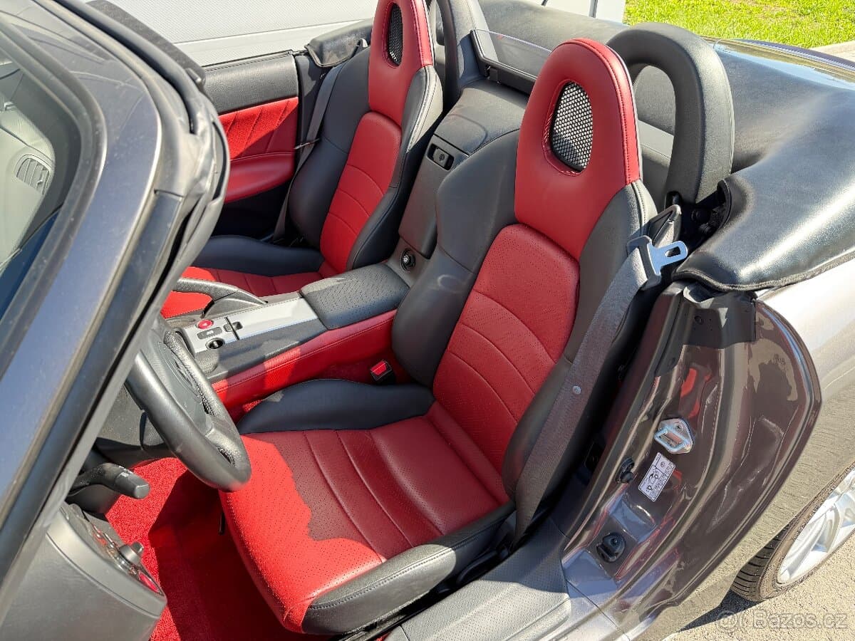 2004 Honda S2000 - 9