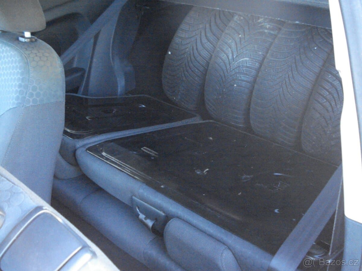 2009 Ford FIESTA - 9