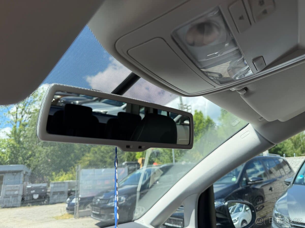 2012 Volkswagen TOURAN - 9