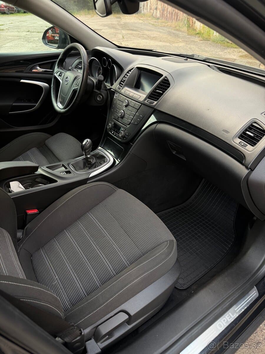 2011 Opel INSIGNIA - 9