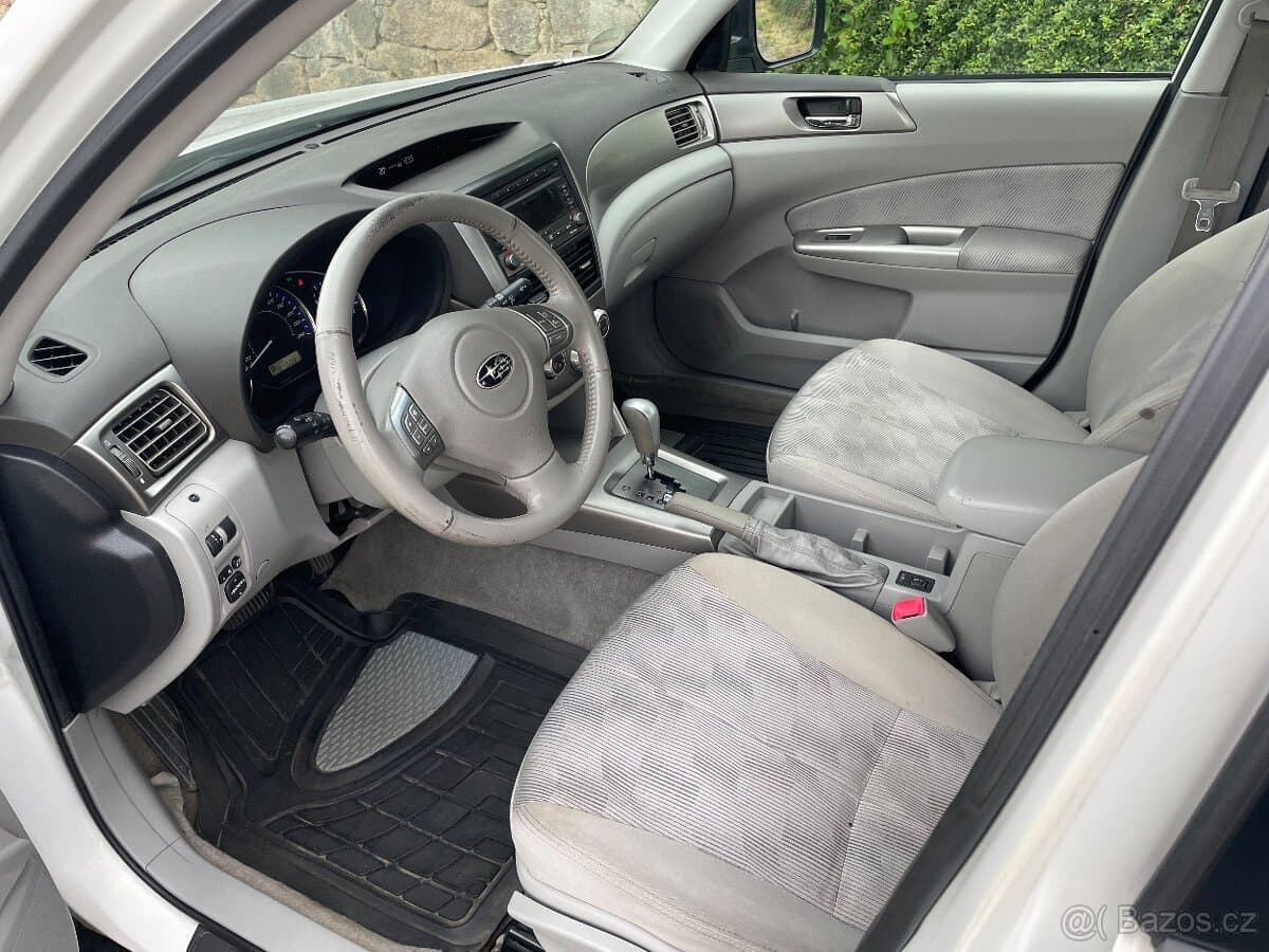 2011 Subaru FORESTER - 9