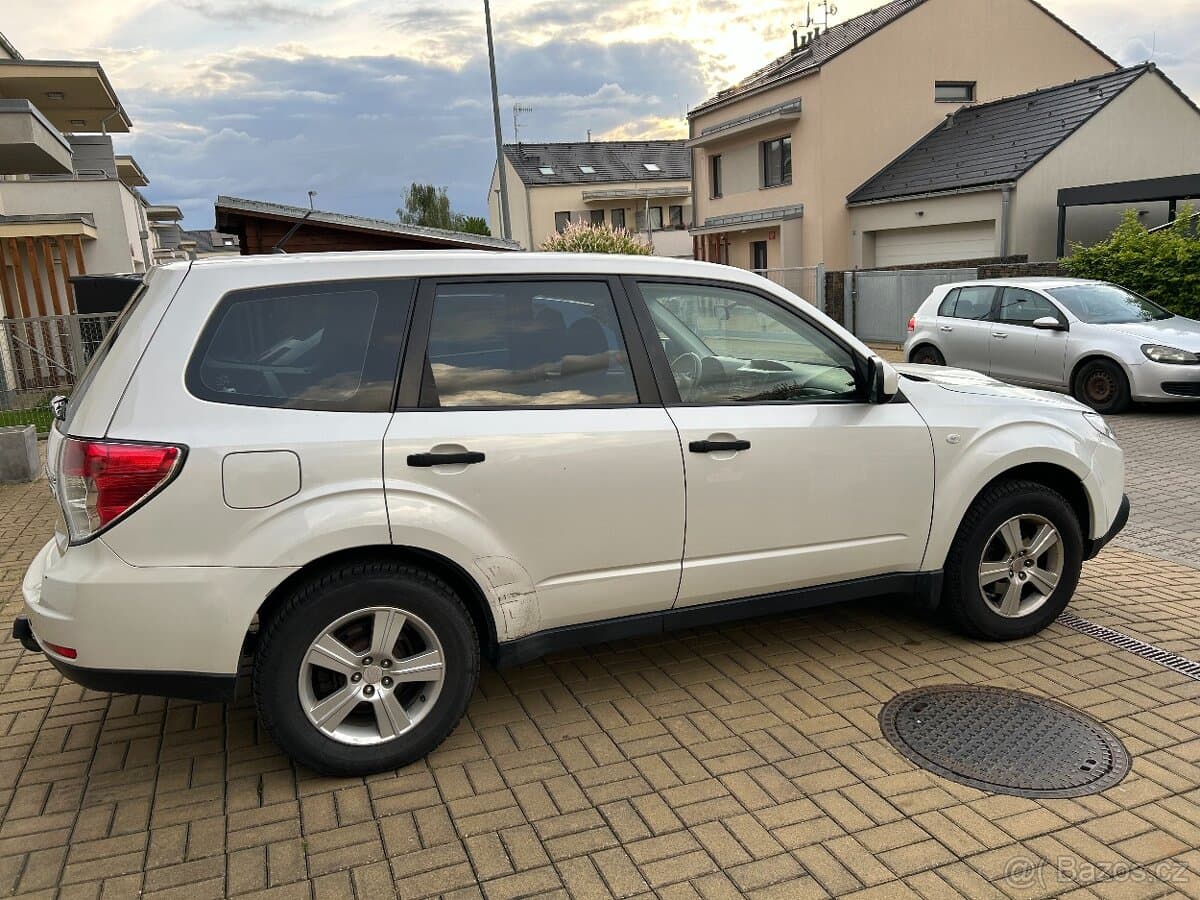 2011 Subaru FORESTER - 9