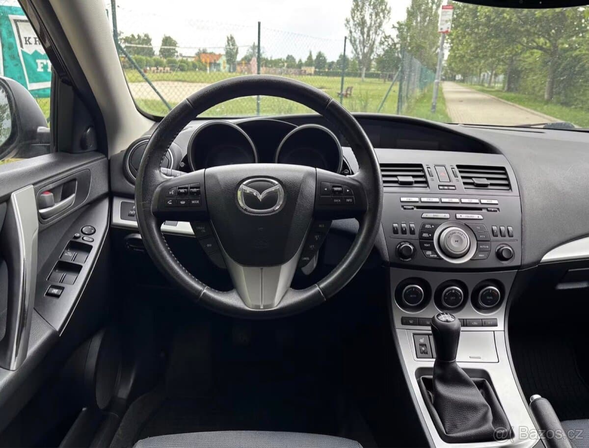 2010 Mazda 3 - 9