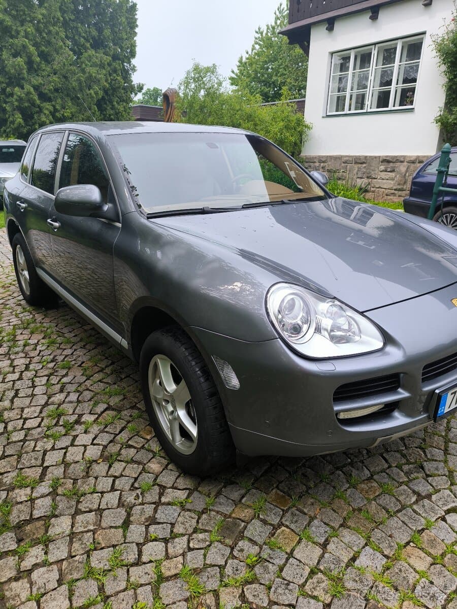 2004 Porsche CAYENNE - 9
