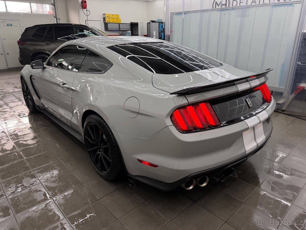 2017 Ford MUSTANG - 9