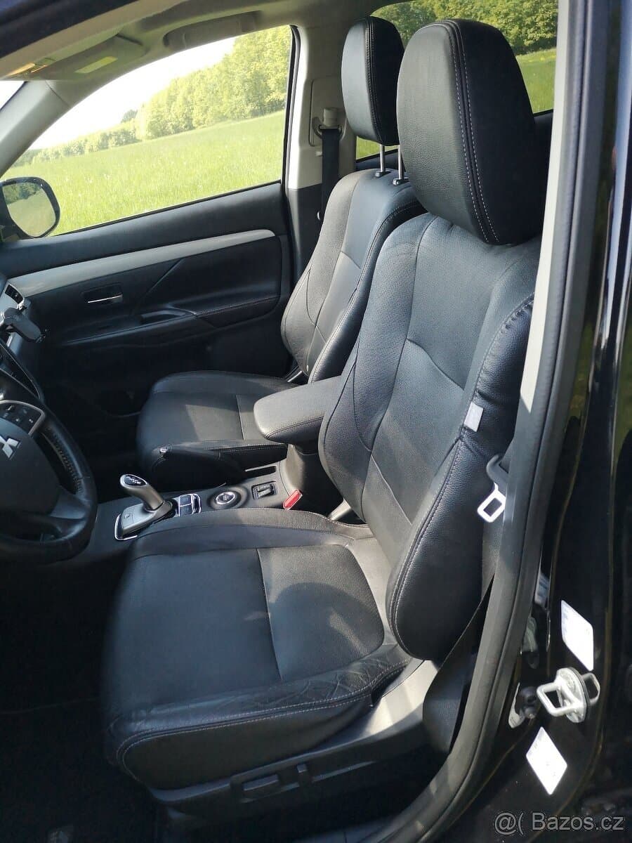 2014 Mitsubishi OUTLANDER - 9