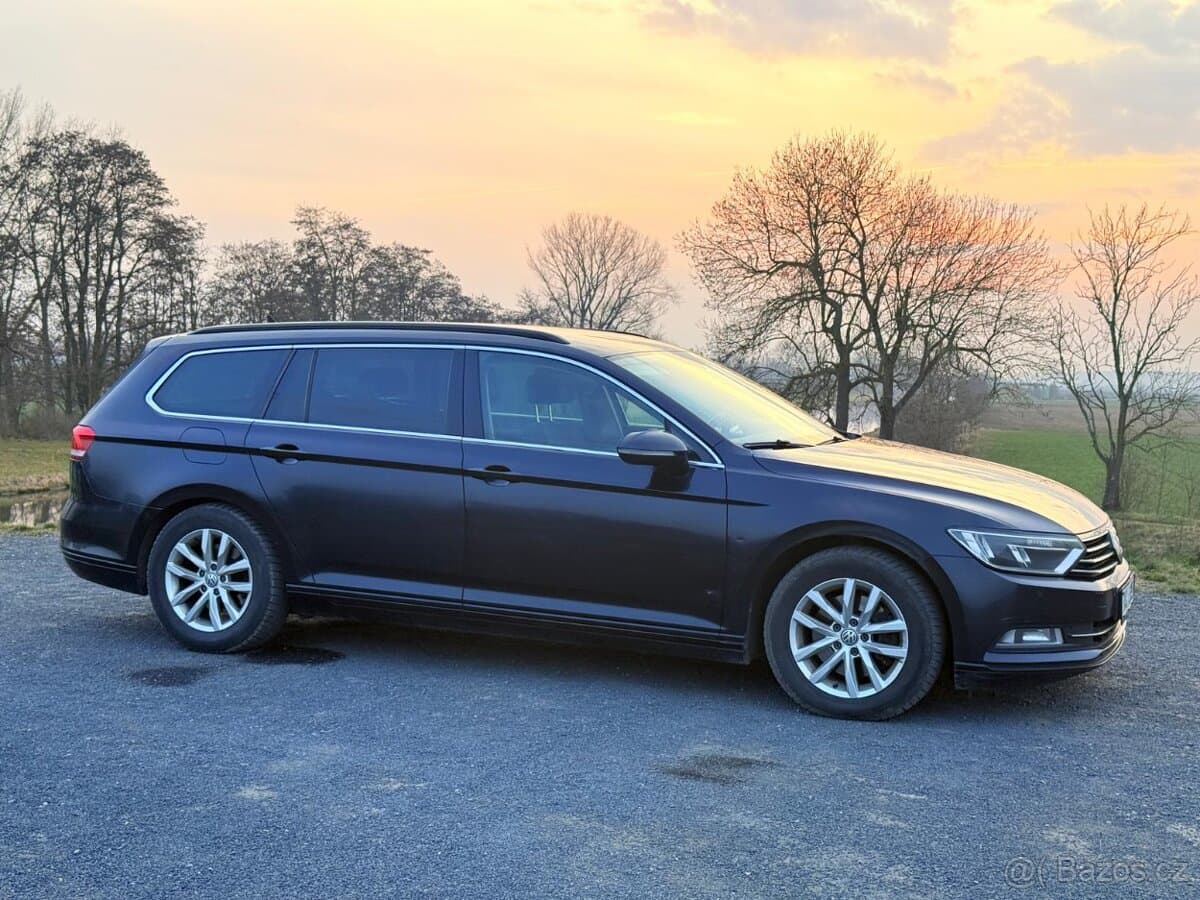 2015 Volkswagen PASSAT - 9
