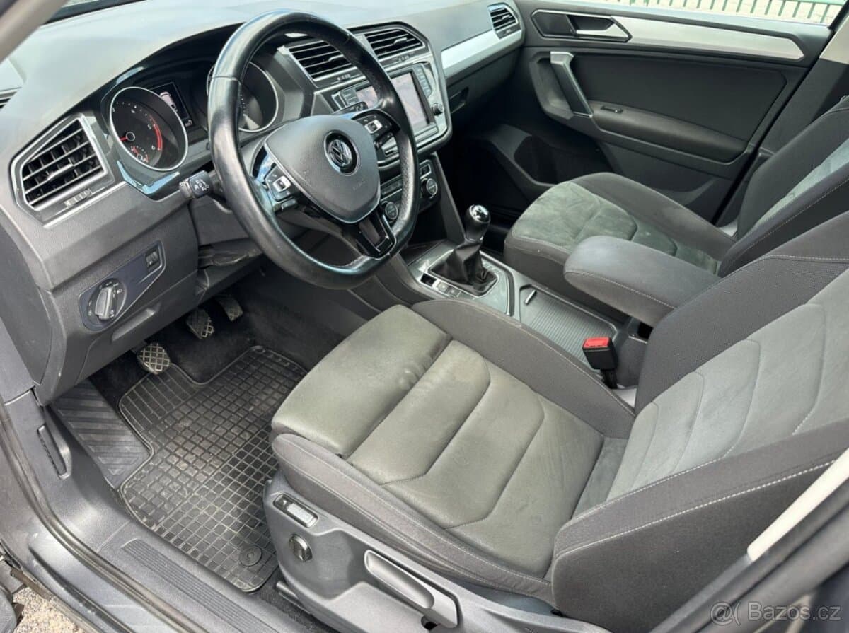 2016 Volkswagen TIGUAN - 9