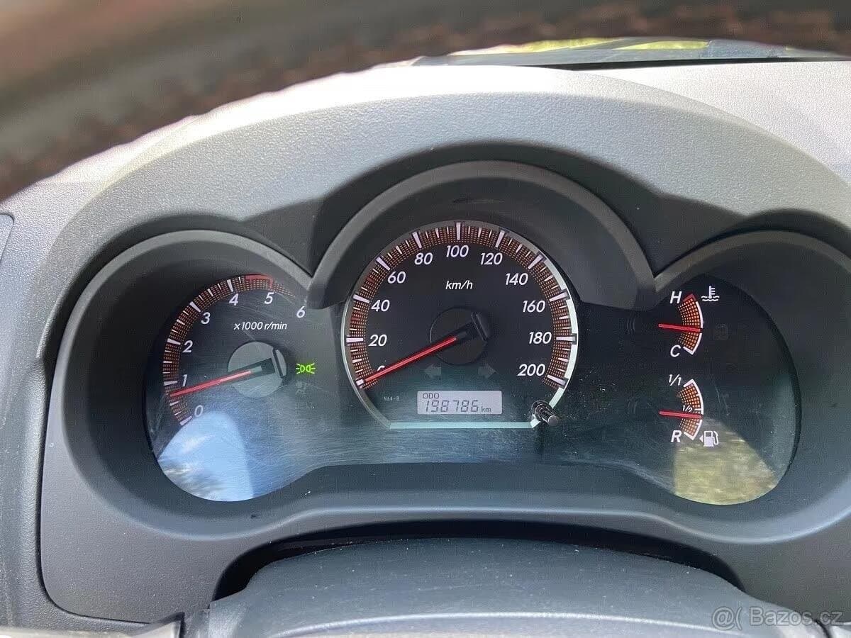 2012 Toyota HILUX - 9