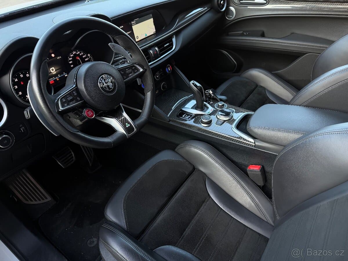 2020 Alfa Romeo STELVIO - 9