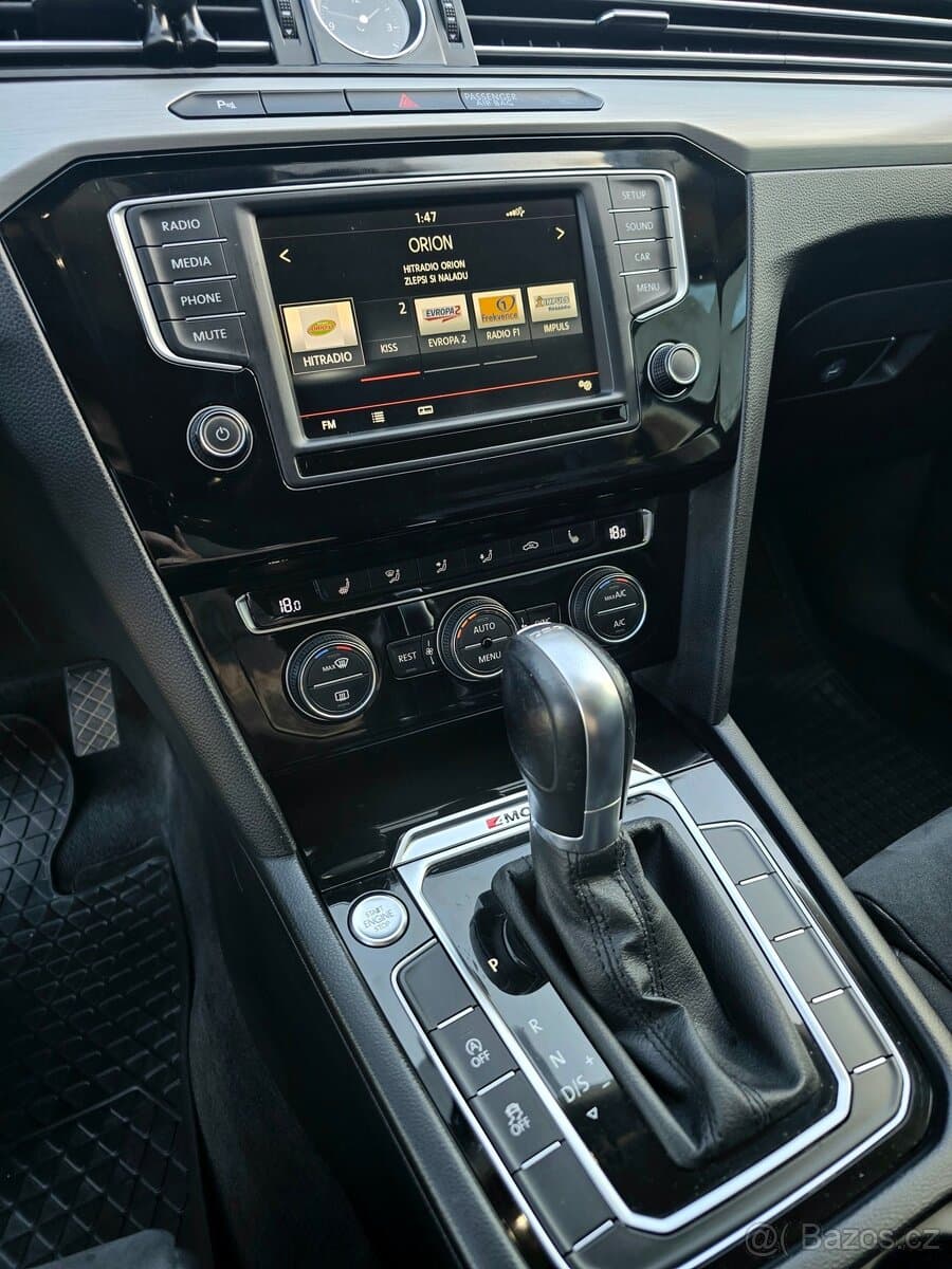 2015 Volkswagen PASSAT - 9